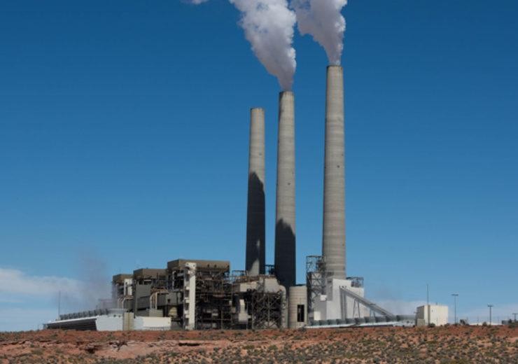 Nhà máy nhiệt điện Navajo, đông bắc Arizona trong Khu bảo tồn người da đỏ Navajo, cung cấp điện cho Arizona, Nevada và California. Ảnh NSEnergy