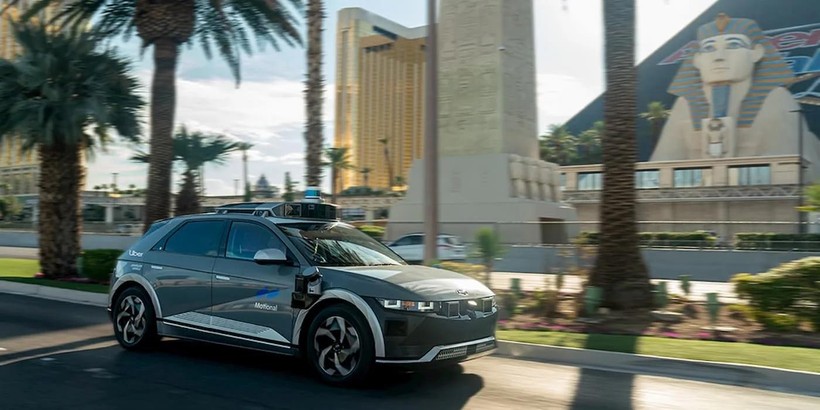 Uber, Motional ra mắt dịch vụ robotaxi IONIQ5 tại Las Vegas. Ảnh Tech Informed.