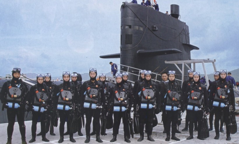 Lực lượng người nhái hoạt động trên tàu ngầm của Hải quân Trung Quốc (ảnh tư liệu).