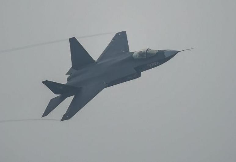 Máy bay chiến đấu tàng hình FC-31 Cốt Ưng do Trung Quốc nghiên cứu phát triển. Ảnh: Cankao