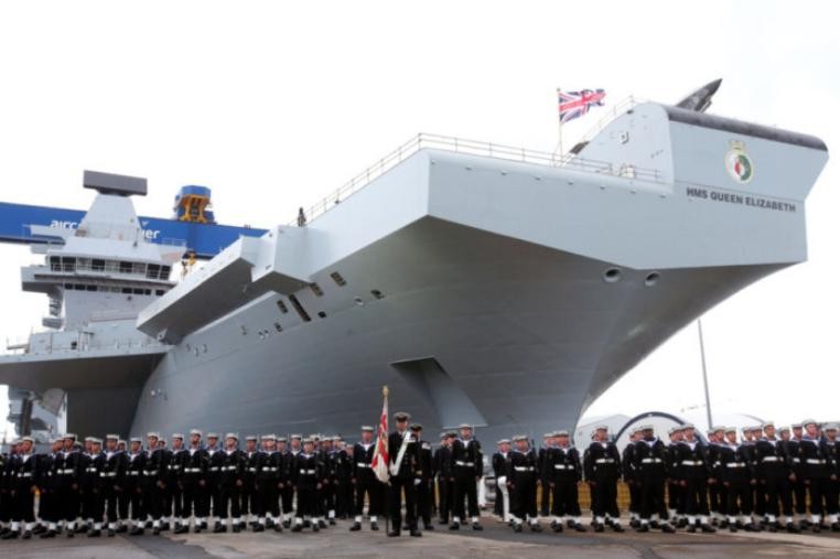 Tàu sân bay HMS Queen Elizabeth Hải quân hoàng gia Ạnh. Ảnh: Portsmouth News.