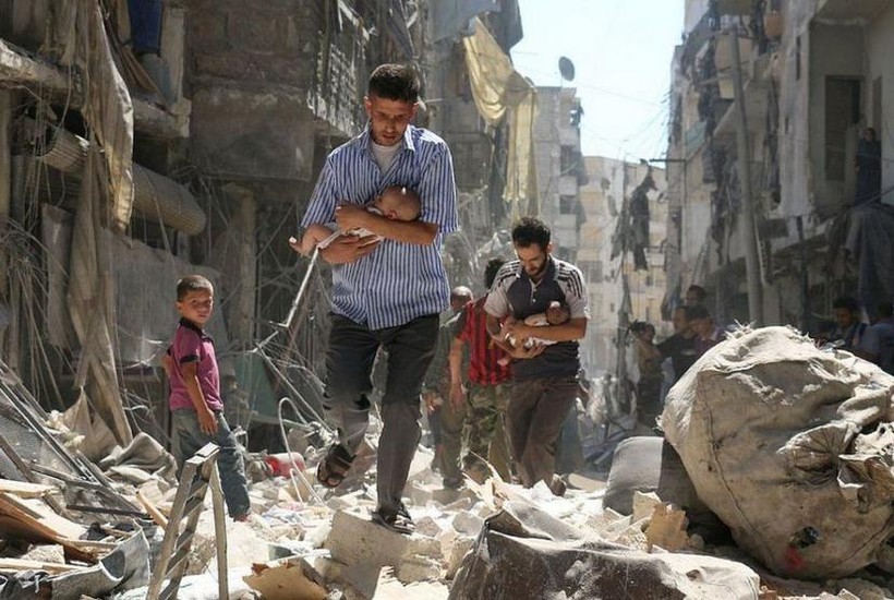 Thành phố Aleppo ở Syria khi xảy ra không kích. Ảnh: Cankao