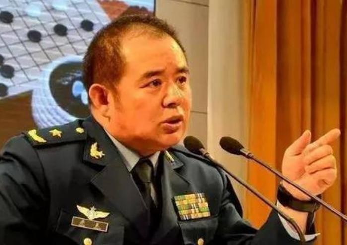 Thiếu tướng không quân Kiều Lương, Đại học Quốc phòng Trung Quốc. Ảnh: Sina
