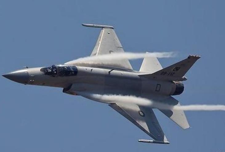 Máy bay chiến đấu hạng nhẹ JF-17 Thunder do Trung Quốc và Pakistan hợp tác sản xuất. Ảnh: Sohu