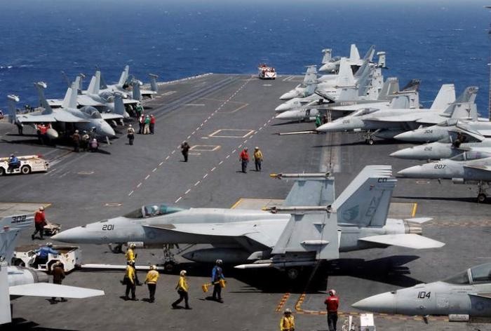 Tàu sân bay động cơ hạt nhân Carl Vinson, Hạm đội 3, Hải quân Mỹ. Ảnh: Reuters