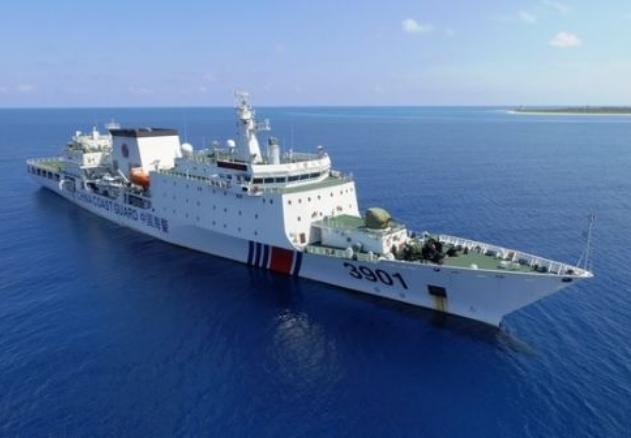 Tàu hải cảnh khổng lồ của Trung Quốc