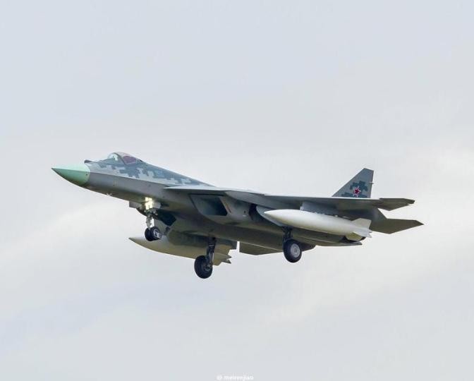 Máy bay chiến đấu tàng hình Su-57 Nga. ảnh: Sina.