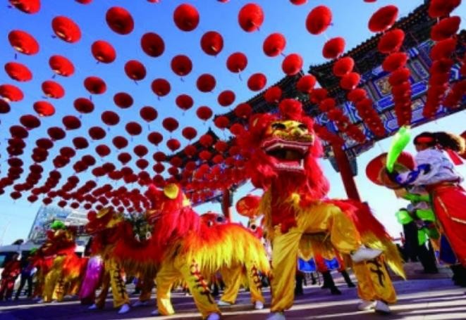 Màu đỏ là màu chủ đạo trong ngày Tết ở Trung Quốc. Ảnh: News.163.com.