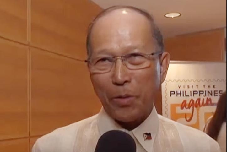Bộ trưởng Quốc phòng Philippines Delfin Lorenzana. Ảnh: ABS-CBN News.