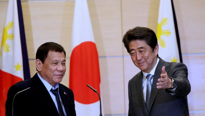 Thủ tướng Shinzo Abe tiếp đón ông Duterte