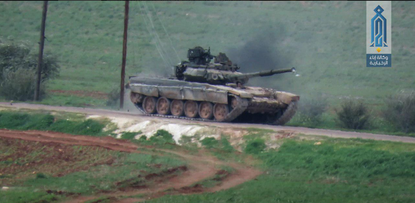 Chiếc xe tăng T-90 Nga của quân đội Syria bị phiến quân chiếm làm chiến lợi phẩm