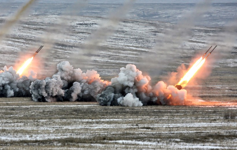 "Hung thần" pháo phản lực nhiệt áp Nga khai hỏa