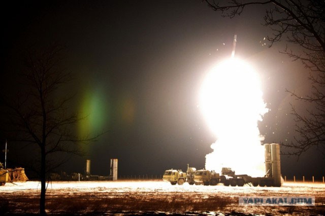Tên lửa S-400 Nga khai hỏa trong mộc cuộc tập trận