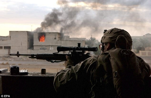 Một lính bắn tỉa Mỹ trên chiến trường Iraq
