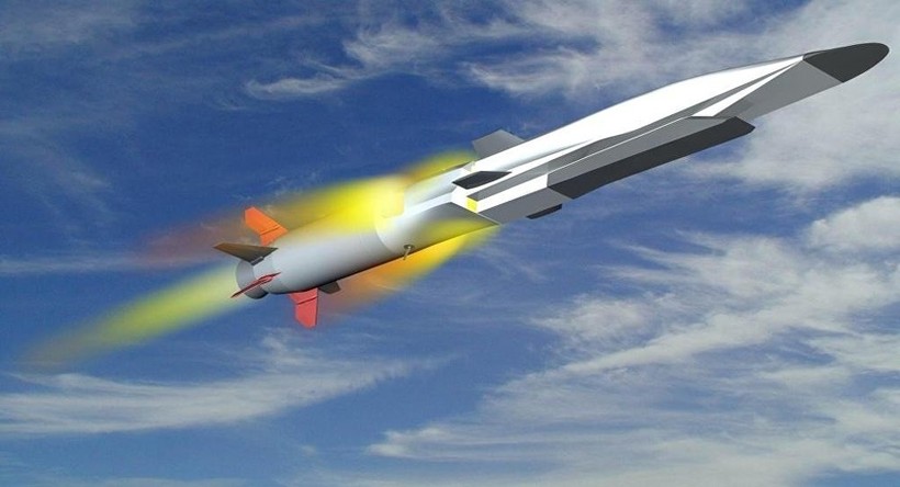 Tên lửa siêu thanh Zircon của Nga được cho là có thể hạ gục tàu sân bay Anh chỉ với một phát bắn