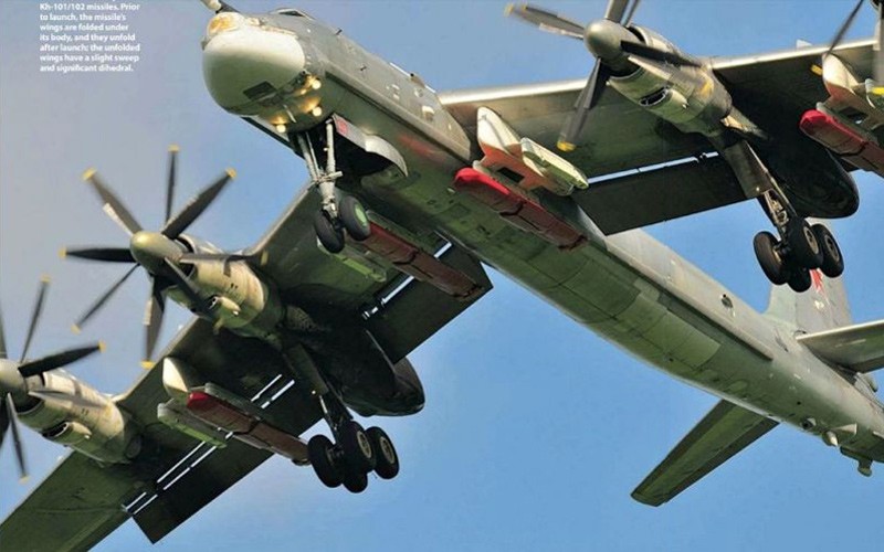 Máy bay ném bom chiến lược Tu95 Nga mang tên lửa hành trình tầm xa Kh-101 nhiều lần tấn công IS