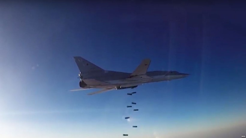 Máy bay ném bom chiến lược Tu-22M3 ném bom diệt mục tiêu tại Syria