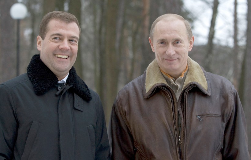 Cặp bài trùng Putin - Medvedev cùng nhau lèo lái nước Nga