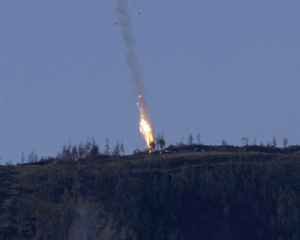 Cường kích Su-24 Nga bị bắn hạ tại Syria