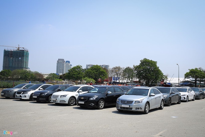 Nhân kỉ niệm 2 năm thành lập Cruze Club, khoảng 70 chiếc Chevrolet Cruze của câu lạc bộ này đã có buổi gặp mặt vào cuối tuần qua tại Hà Nội. Theo chia sẻ của các thành viên, số lượng người tham gia buổi gặp gỡ này lên đến gần 200 người.