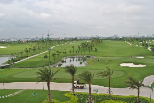 Sân golf Tân Sơn Nhất đang đứng trước áp lực thu hồi đất để phục vụ kế hoạch mở rộng sân bay đang quá tải. Ảnh: Mạnh Tùng
