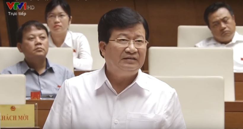 Phó Thủ tướng Trịnh Đình Dũng tại phiên trả lời chất vấn sáng 13/5/2017.