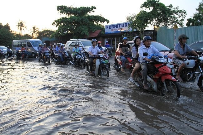 Một tuyến đường trên địa bàn TPHCM bị ngập - Ảnh: Thành Hoa/Thesaigontimes
