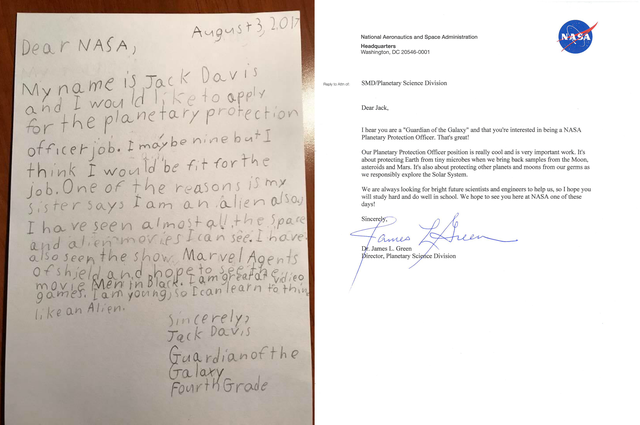 Bức thư viết tay của cậu bé, và lá thư đáp trả từ NASA.