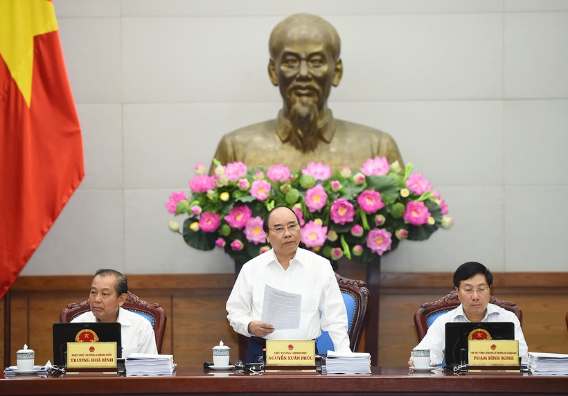 Thủ tướng chủ trì phiên họp Chính phủ thường kỳ tháng 5/2017. Ảnh: VGP/Quang Hiếu