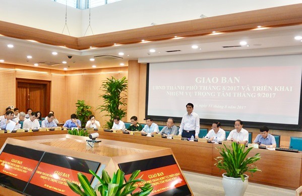 Chủ tịch UBND TP. Hà Nội Nguyễn Đức Chung đã chủ trì hội nghị giao ban - Ảnh: VGP