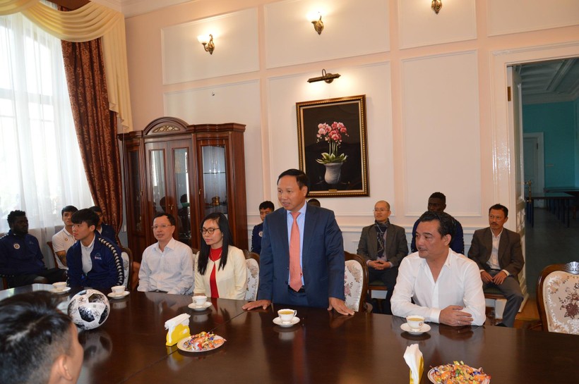 Đại sứ Ngô Đức Mạnh phát biểu, chúc mừng CLB bóng đá Hà Nội vào đến chung kết Liên khu vực giải AFC Cup 2019
