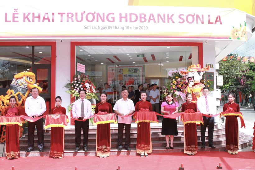 Lễ cắt băng khai trương chi nhánh HDBank Sơn La
