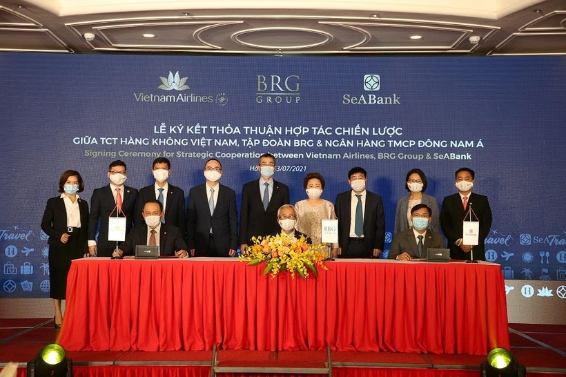 Đại diện Vietnam Airlines, Tập đoàn BRG, và SeABank ký kết thỏa thuận hợp tác chiến lược