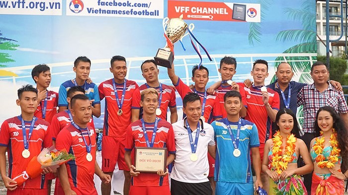 Nhà vô địch Khánh Hòa dính nghi án HLV trưởng đi xin điểm trước khi lên ngôi vô địch giải bóng đá bãi biển quốc gia 2019. Ảnh Bá Duy