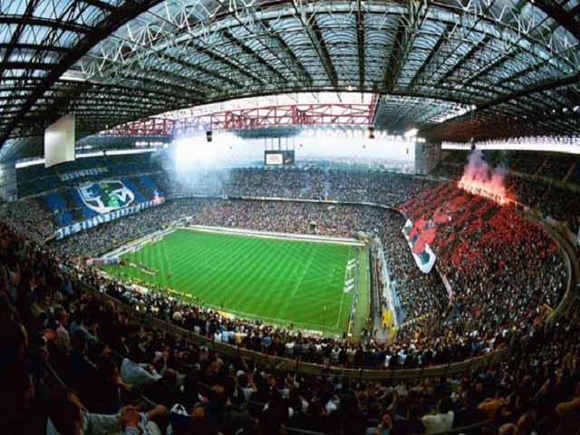 Một phần ba dân số TP Bergamo đã đổ về Milan chứng kiến đội nhà lần đầu ra sân tại vòng 1/8 Champions League.  Ảnh CLB AC Milan