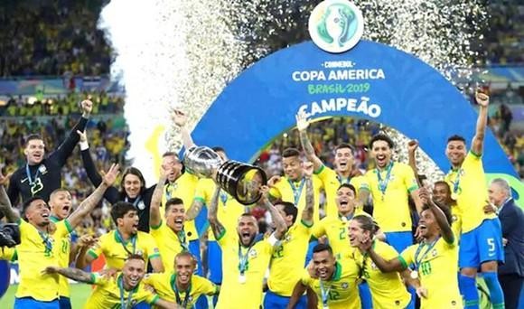 Đương kim vô địch Copa America có quá nhiều lợi thế để bảo vệ chức vô địch, nhất là khi họ được đá trên sân nhà. Ảnh AP.