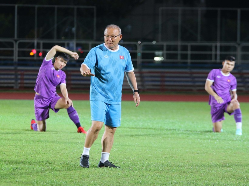 Thầy Park chèo lái đội tuyển Việt Nam tại AFC Cup 2022. Ảnh VFF.