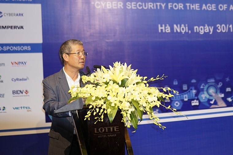 Thứ trưởng Bộ TT&TT Nguyễn Thành Hưng phát biểu tại Hội thảo