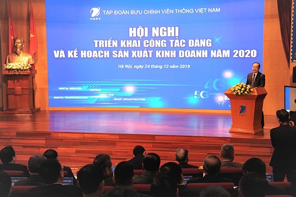 Ông Phạm Đức Long, Phụ trách Hội đồng Thành viên, Tổng giám đốc VNPT phát biểu tại Hội nghị.