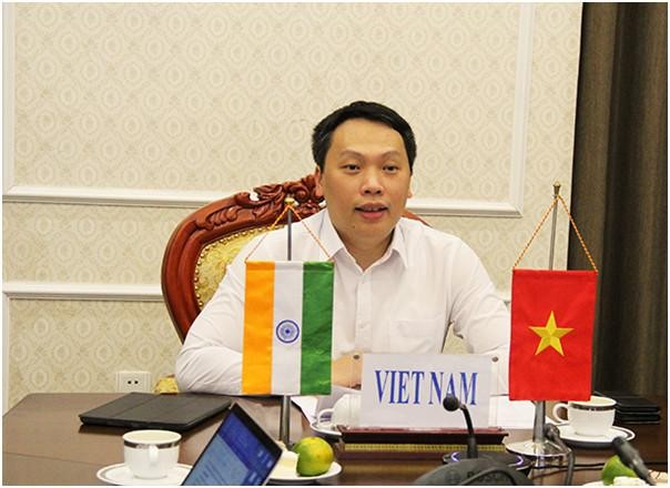 Thứ trưởng Nguyễn Huy Dũng phát biểu tại Hội thảo. Ảnh MIC