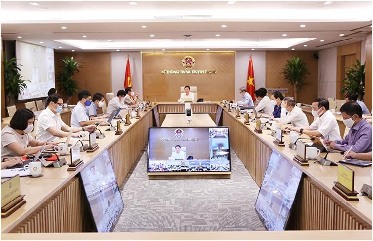 Bộ trưởng Nguyễn Mạnh Hùng chủ trì Hội nghị giao ban. Ảnh Mic