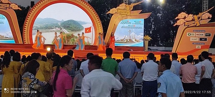  Khai mạc Hội chợ triển lãm công nghiệp, nông thôn tiêu biểu tại Thanh Hóa