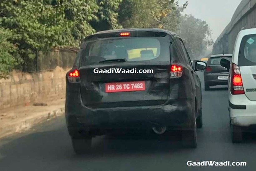Mẫu xe test của Suzuki Ertiga bị bắt gặp khi chạy thử tại Ấn Độ (Ảnh: GaadiWaadi) 
