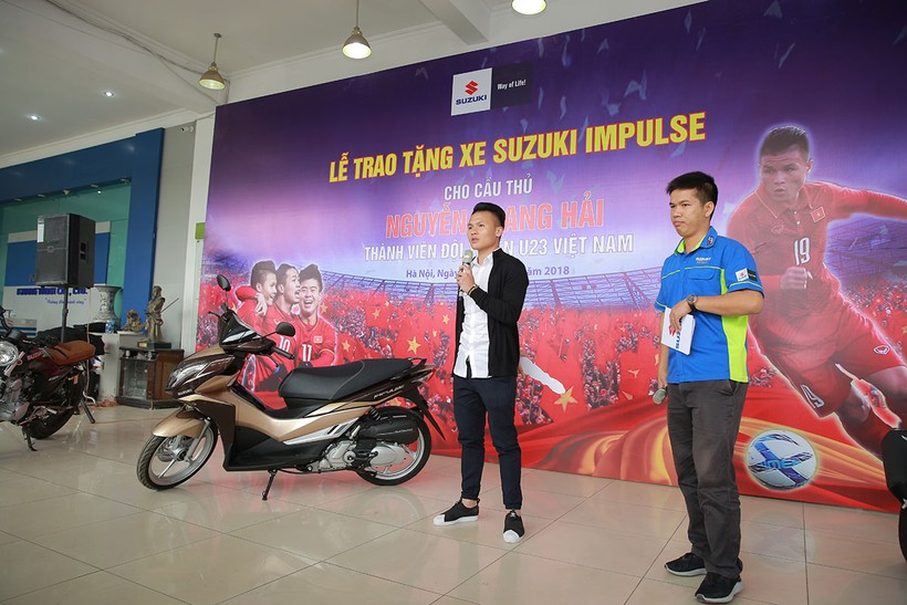 Suzuki Việt Nam hy vọng đây sẽ làm món quà ý nghĩa dành tặng cho những cống hiến của tuyển thủ Quang Hải trong VCK U23 châu Á 2018