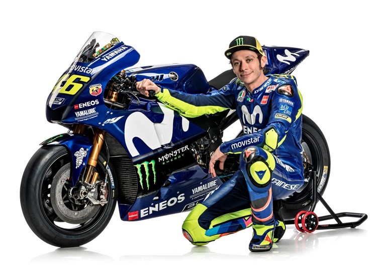 Valentino Rossi đã quyết định gắn bó với đội đua Movistar Yamaha MotoGP thêm 2 năm nữa