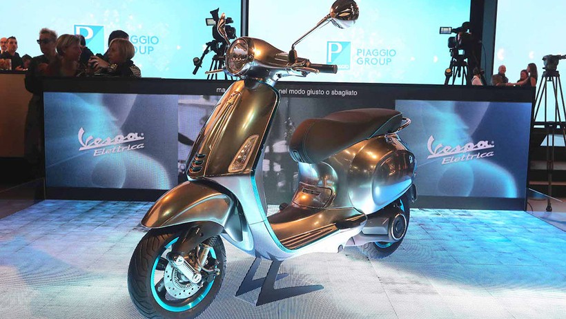 Vespa Elettrica sẽ nhắm tới phân khúc xe máy điện cao cấp, nơi VinFast cũng đã từng công bố sẽ cho mắt một mẫu xe như vậy vào cuối năm 2019.