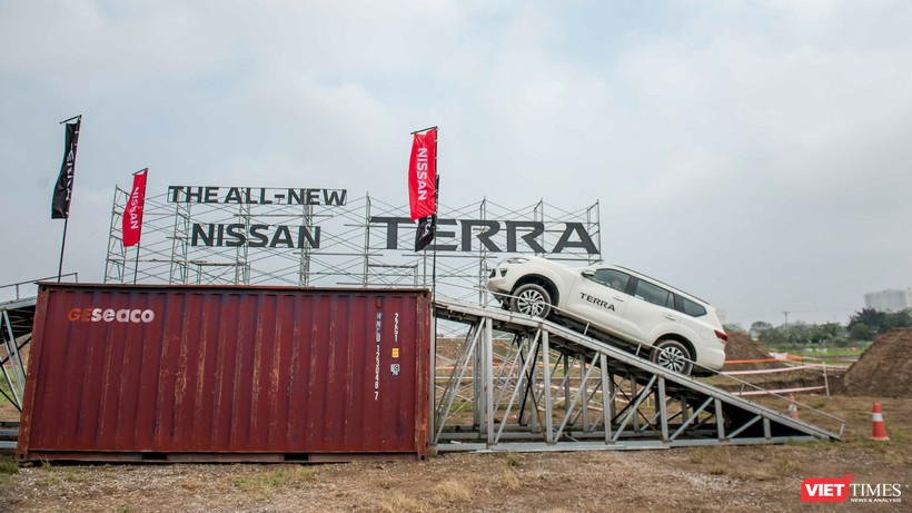 Với giá bán từ 988 triệu tới 1,226 tỷ đồng dành cho 3 phiên bản tùy chọn, Nissan Terra hứa hẹn là một mẫu xe sẽ làm hài lòng những khách hàng khó tính nhất sau khi đã trải nghiệm. 