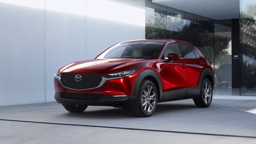 Mazda gây bất ngờ khi đặt tên mẫu xe mới là CX-30 chứ không phải là CX-4 như đồn đại trước đó.