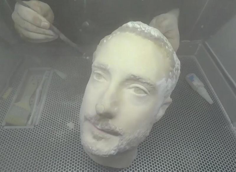 Chiếc đầu giả làm từ máy in 3D trong thử nghiệm của Forbes. 