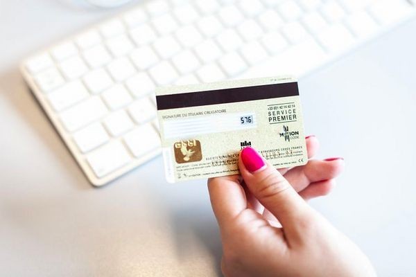 Ngân hàng Mỹ bắt đầu thử nghiệm thẻ tín dụng có mã CVV động.